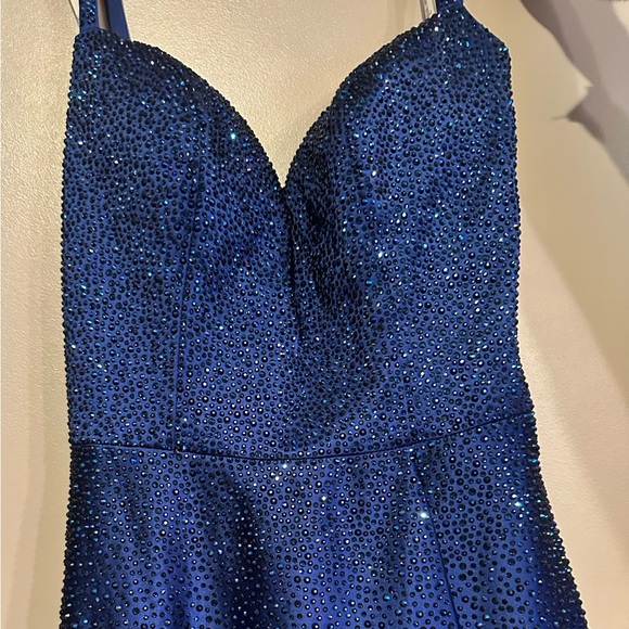 Ellie Wilde Prom Dress - Picture 5 of 16